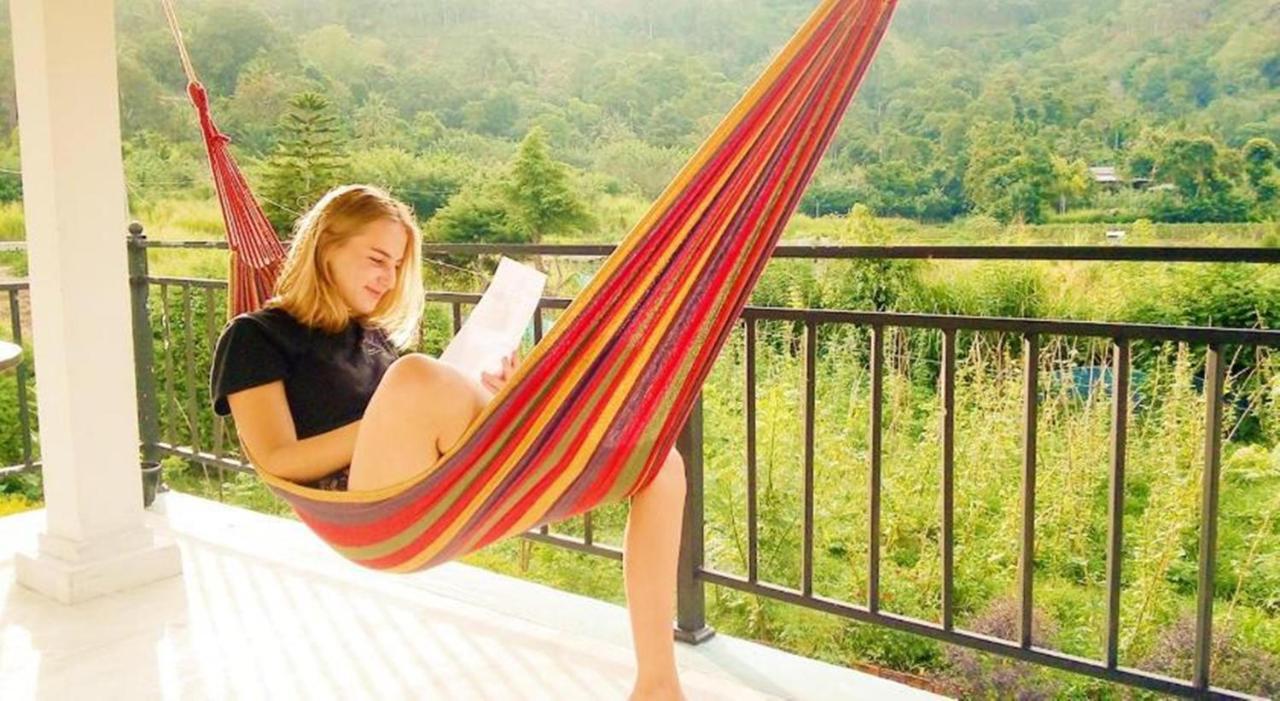 Lazy Bear Lodge Элла Экстерьер фото